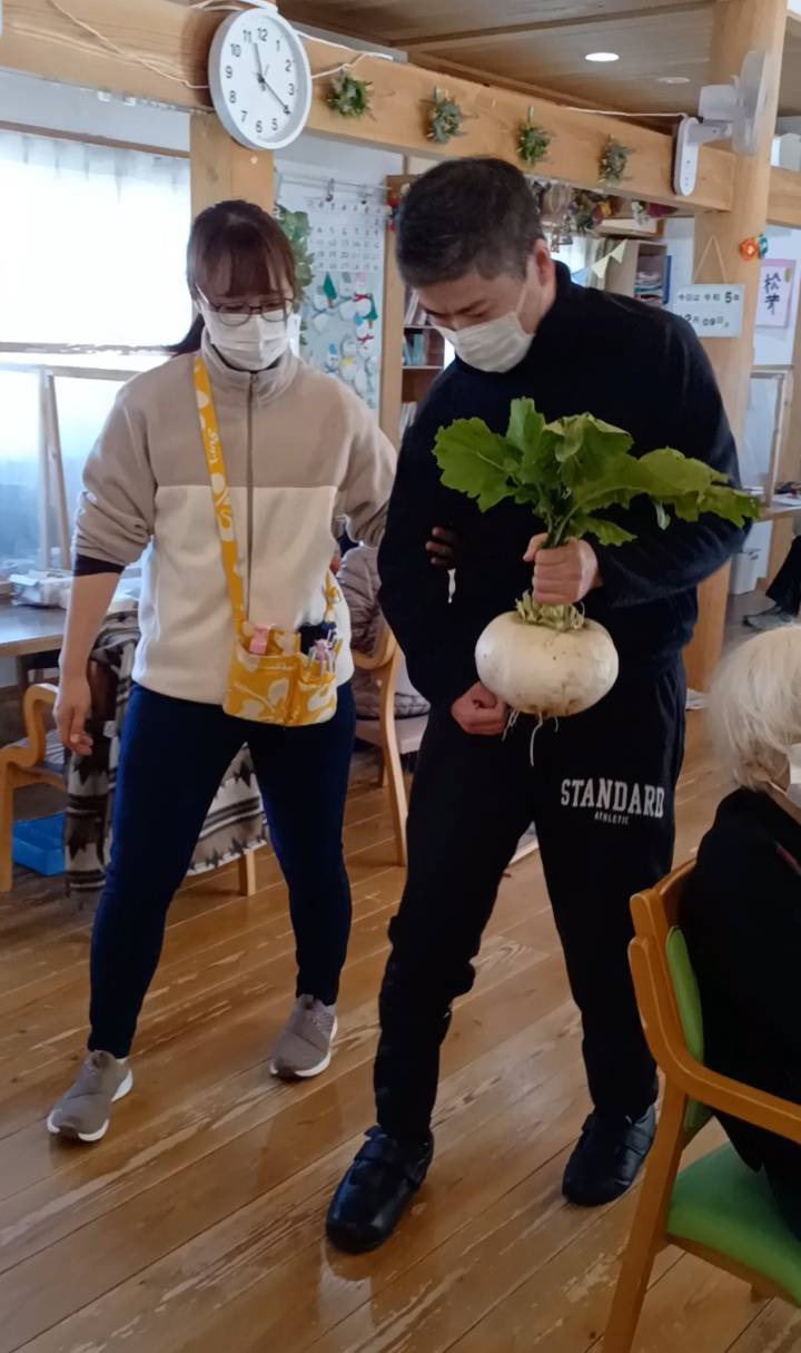 重たい荷物 | 【公式】社会福祉法人ひだまりホームページ